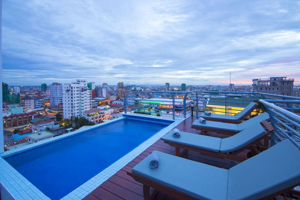 Colina Sky Hotel Phnom Penh Exterior foto