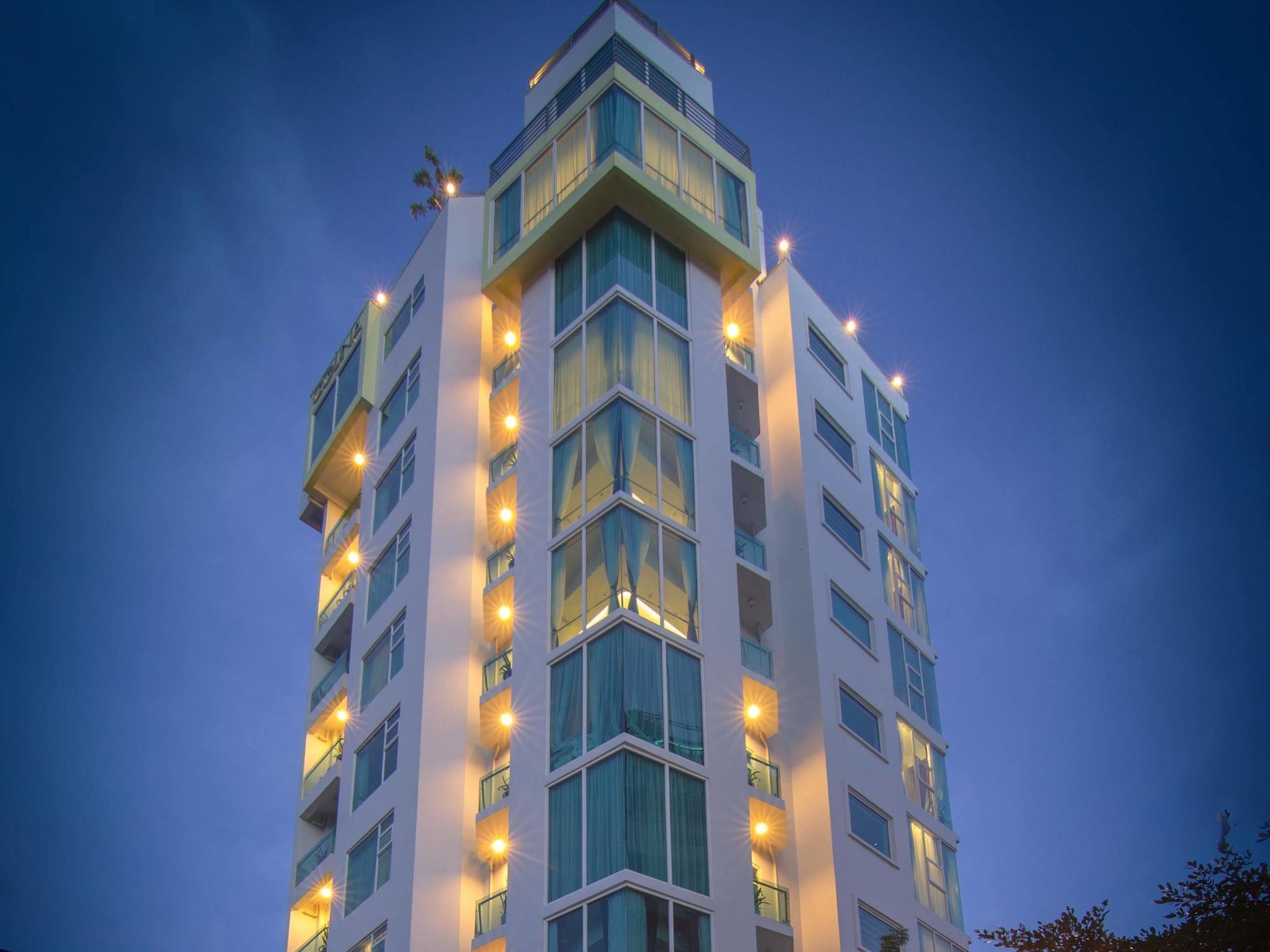 Colina Sky Hotel Phnom Penh Exterior foto