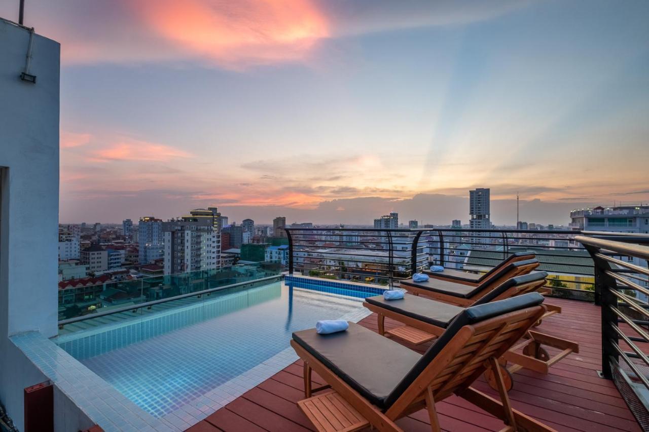 Colina Sky Hotel Phnom Penh Exterior foto