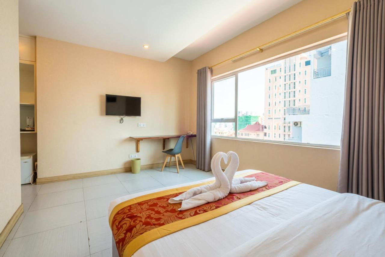 Colina Sky Hotel Phnom Penh Zimmer foto