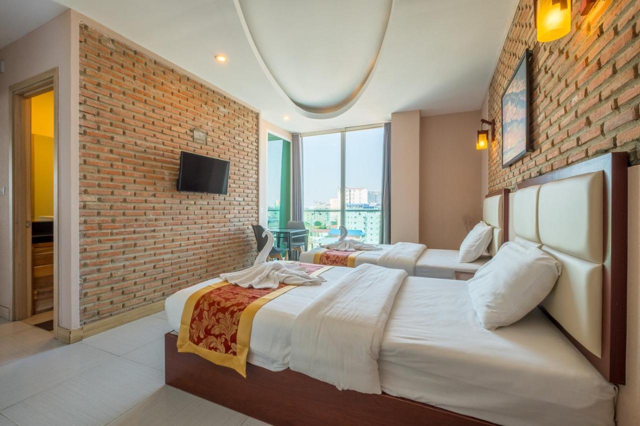 Colina Sky Hotel Phnom Penh Exterior foto