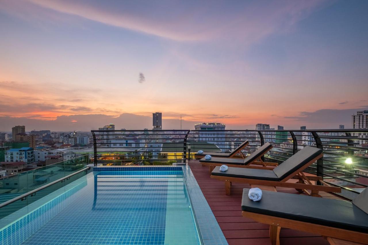 Colina Sky Hotel Phnom Penh Exterior foto