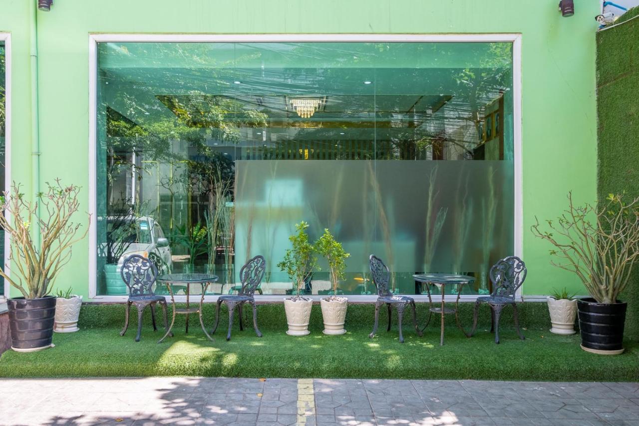 Colina Sky Hotel Phnom Penh Exterior foto