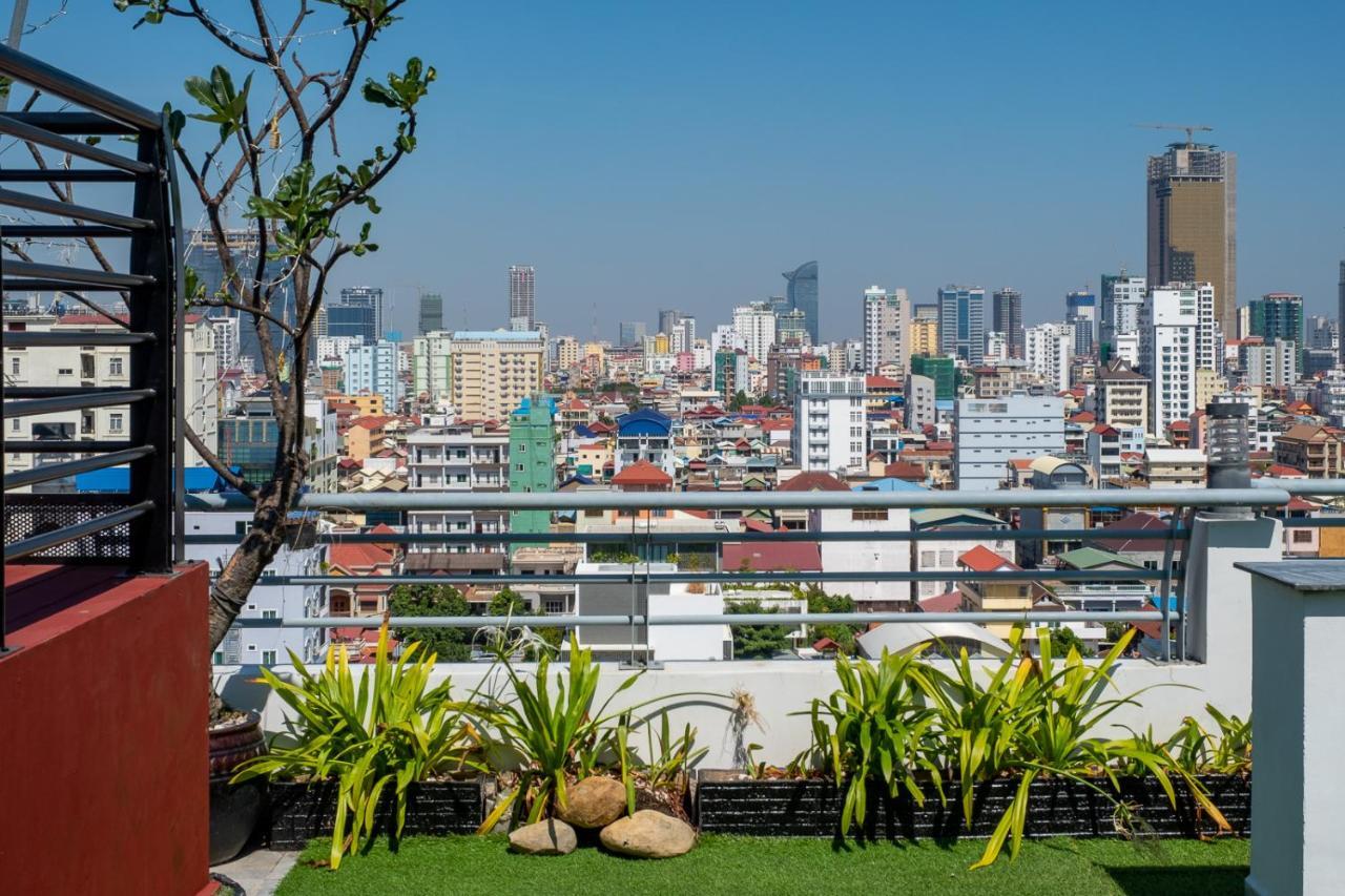 Colina Sky Hotel Phnom Penh Exterior foto